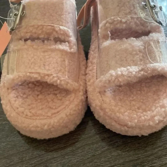 Juicy Couture Pink Blush Plush Faux fur Slide Sandals - Picture 5 of 8